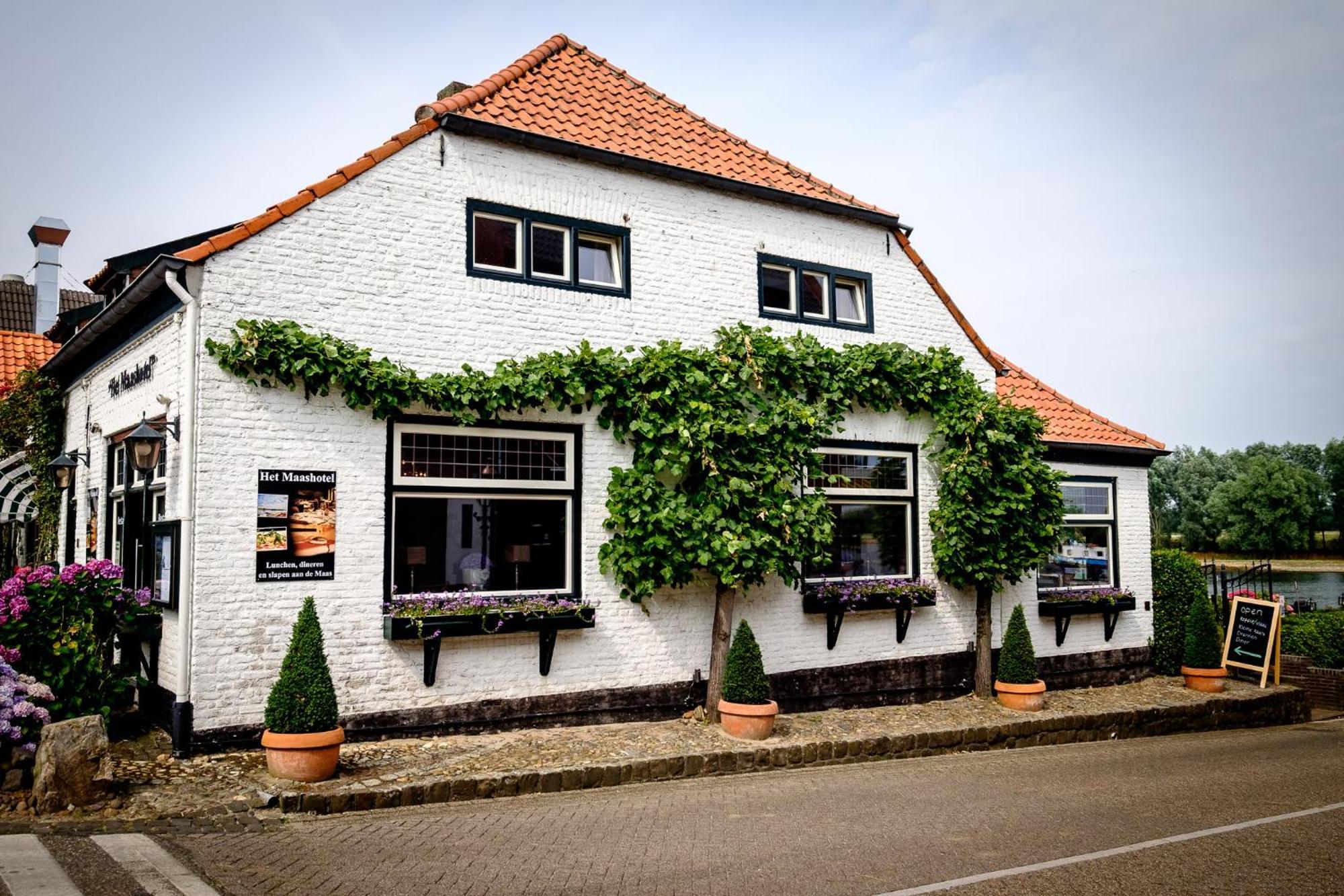 Het Maashotel Broekhuizen  Экстерьер фото